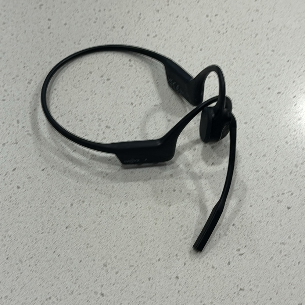 Shokz OpenComm 2 - Black - With Case, cord and dongle